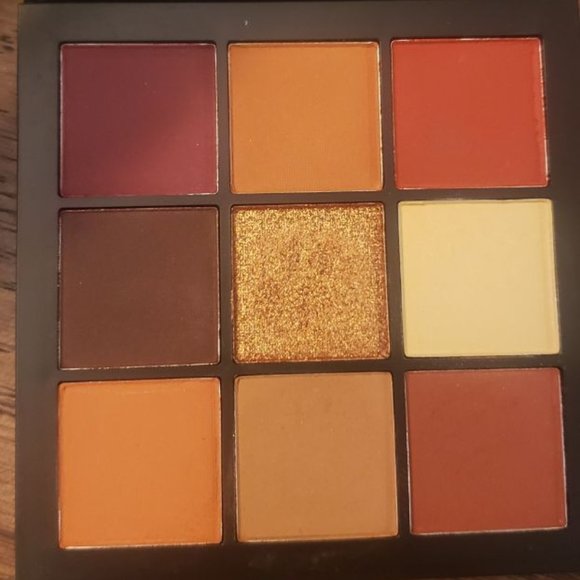 Huda Beauty Warm Brown Obsessions Eyeshadow Palette - Picture 3 of 5